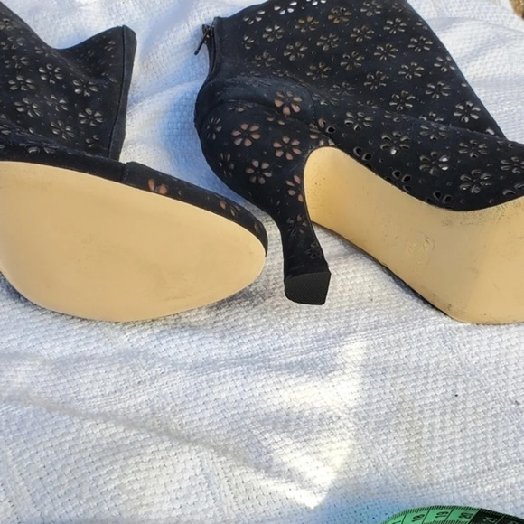 Hale Bob cut out ‎ booties 10 NEW - Picture 10 of 13